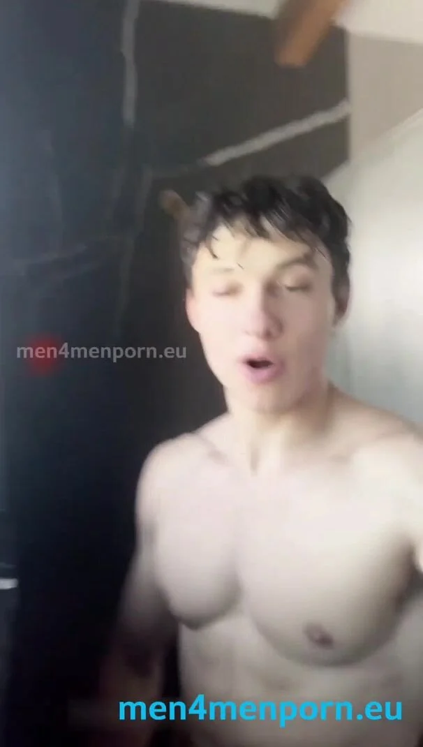 CJ Clark (CJClarkofficial) – Taking a hot shower and jerking off